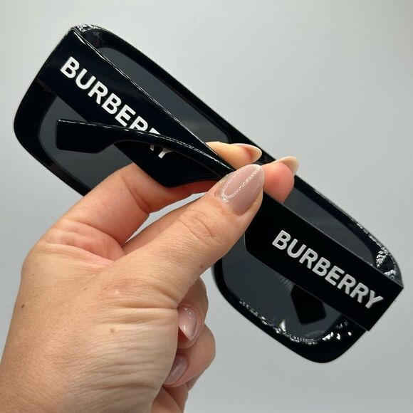 BURBERRY Sunglasses BE4401U 300187 Black/Dark Grey Unisex NEW - Picture 9 of 11